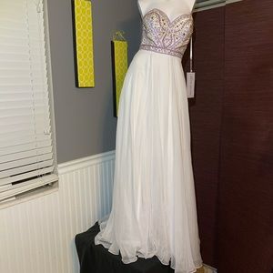 Rachel Allen- Formal strapless/beaded dress❤️NWT